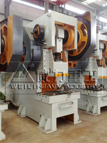 200噸鋼板固定臺沖床