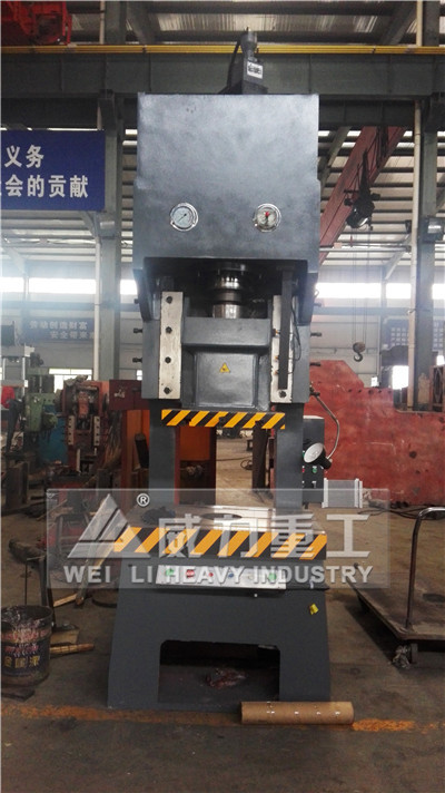 125噸快速液壓沖床精度高